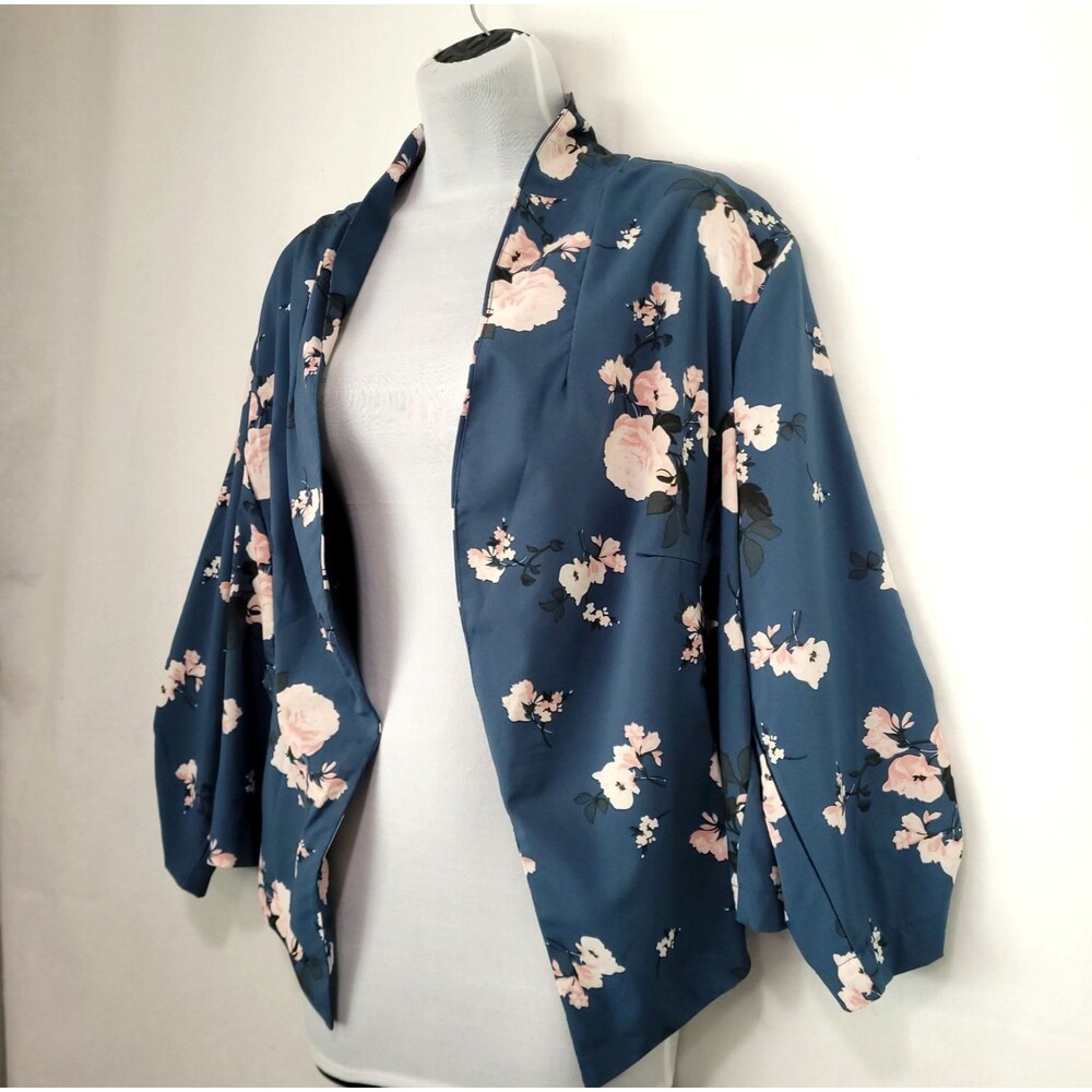 Floral Open Cardigan Torrid 2 blue NWT 3/4 Ruched Sleeves 18/20 2X preppy career